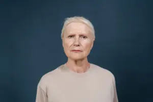 what to wear for passport photo