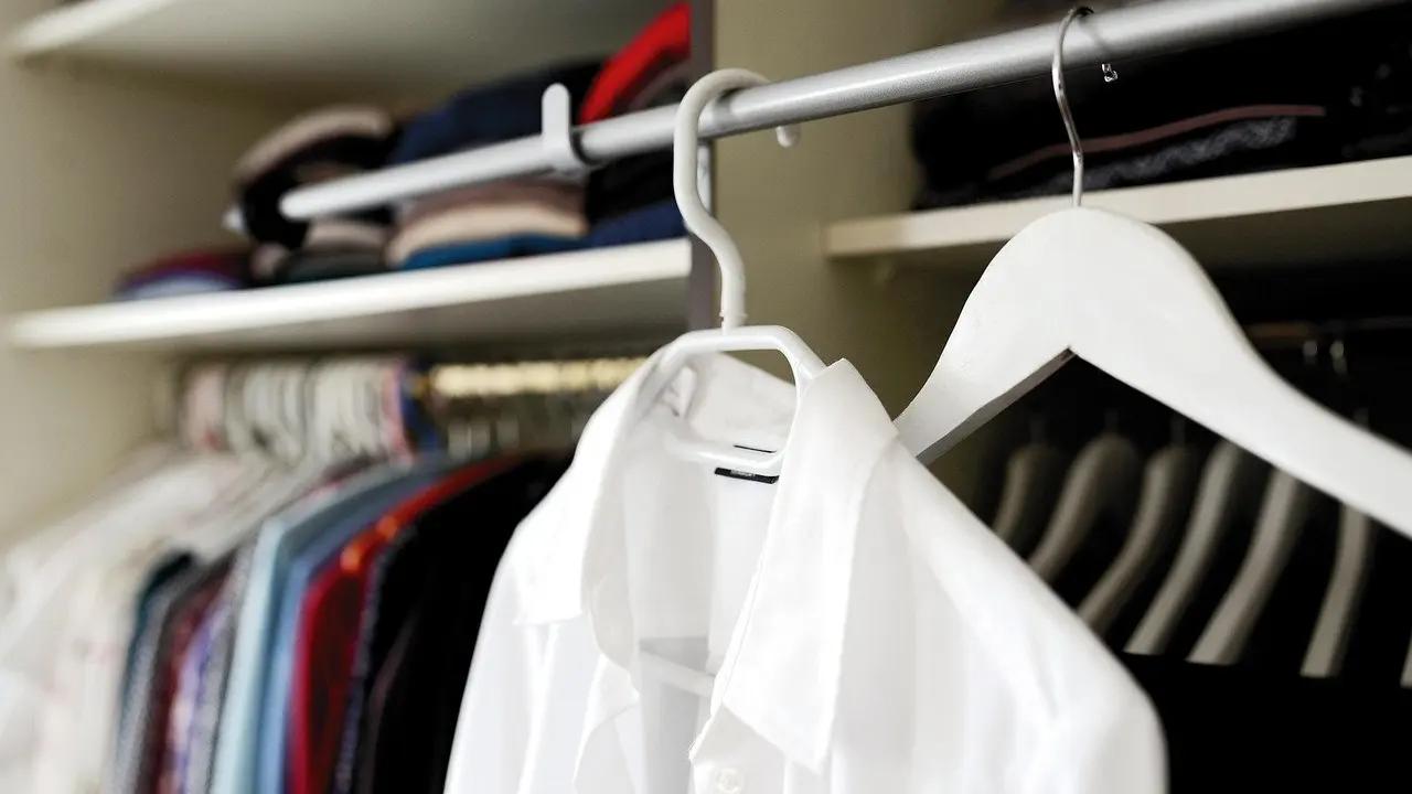 how to build a capsule wardrobe